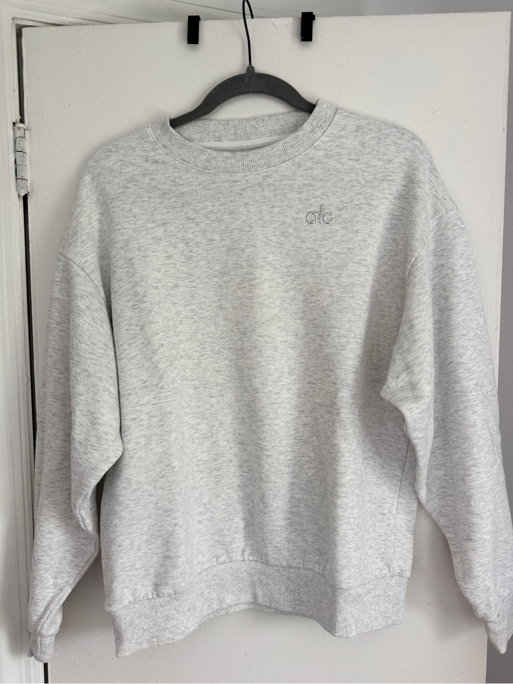 ALO Yoga Heather Light Gray Crewneck Sweatshirt